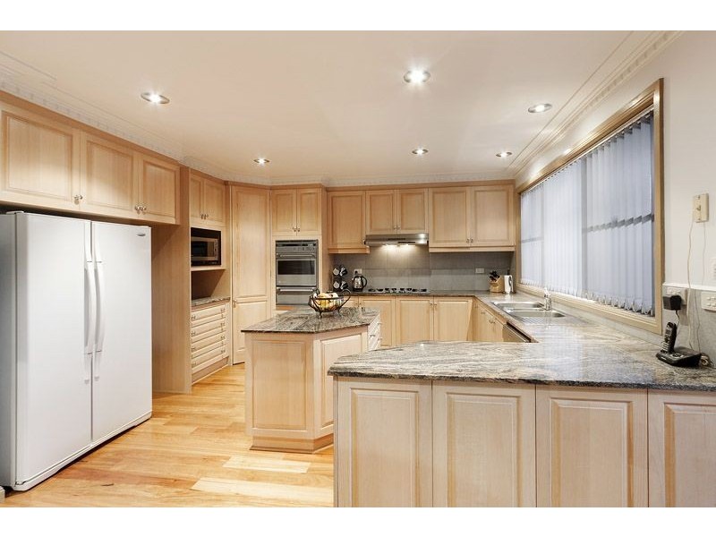 14 Sara Drive, Wheelers Hill VIC 3150