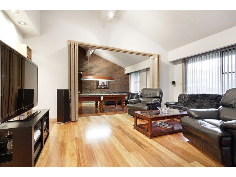 14 Sara Drive, Wheelers Hill VIC 3150