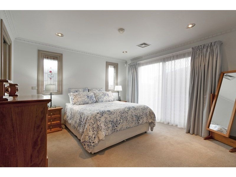 14 Sara Drive, Wheelers Hill VIC 3150