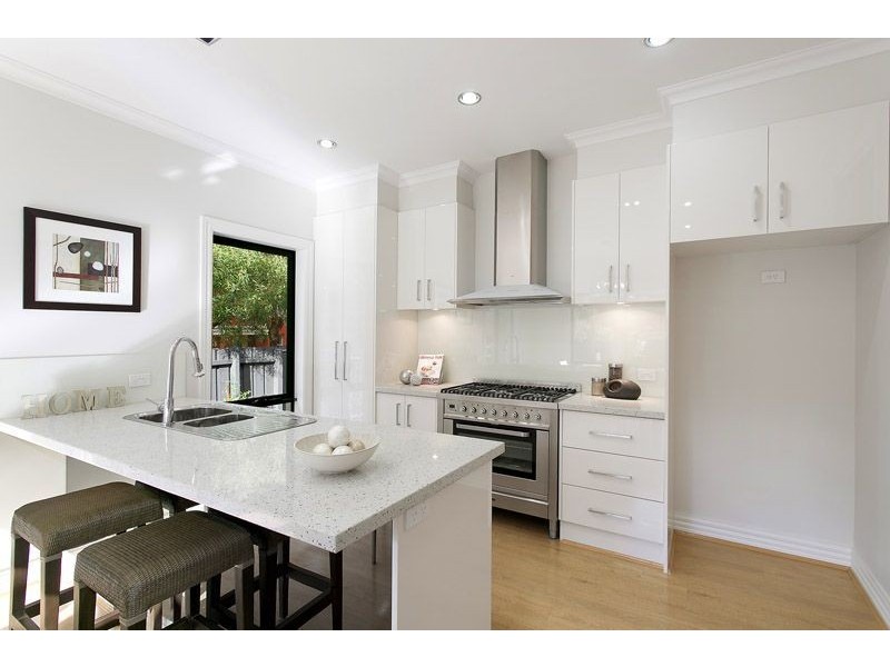 2/28 Ivanhoe Street, Glen Waverley VIC 3150