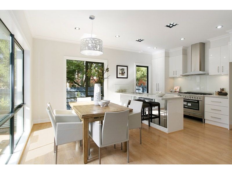 2/28 Ivanhoe Street, Glen Waverley VIC 3150