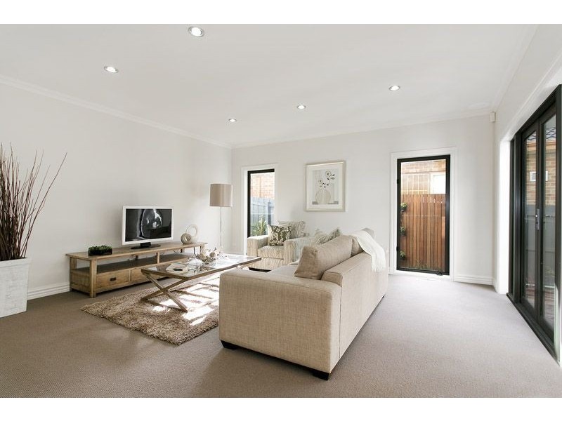 2/28 Ivanhoe Street, Glen Waverley VIC 3150