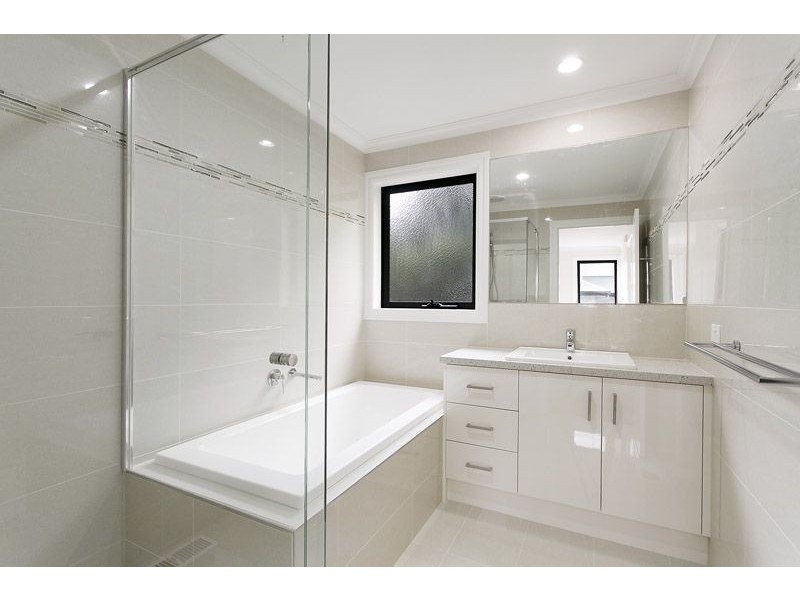 2/28 Ivanhoe Street, Glen Waverley VIC 3150