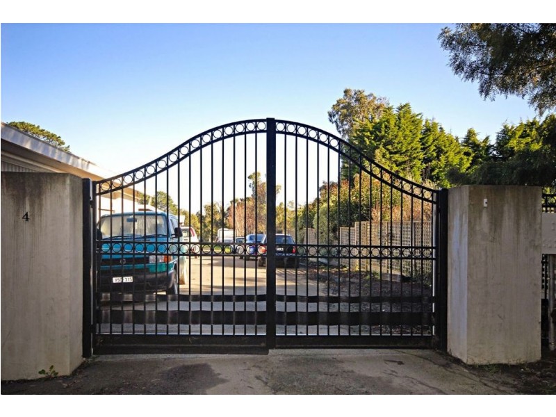 4 Nortons Lane, Wantirna South VIC 3152