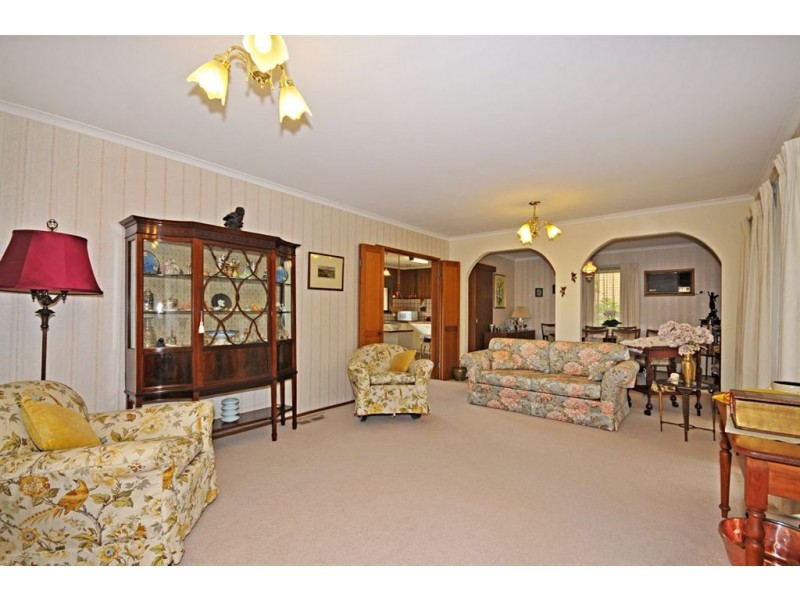 5 Greenways Road, Glen Waverley VIC 3150
