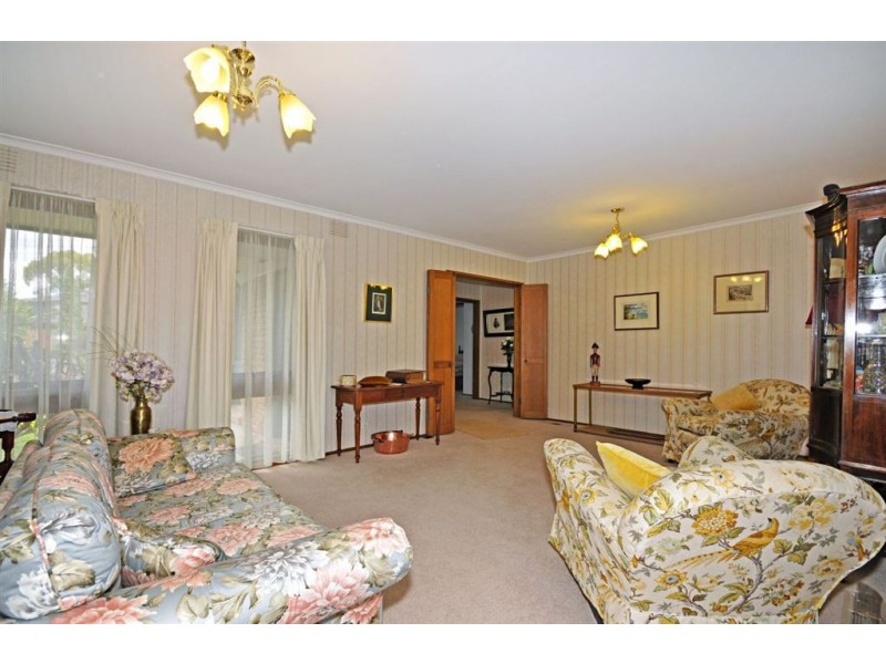 5 Greenways Road, Glen Waverley VIC 3150