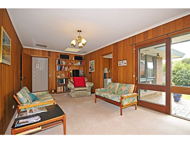 5 Greenways Road, Glen Waverley VIC 3150