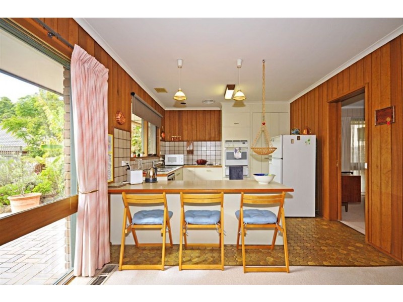 5 Greenways Road, Glen Waverley VIC 3150
