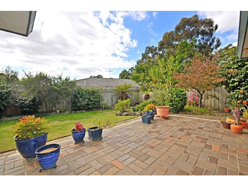 5 Greenways Road, Glen Waverley VIC 3150