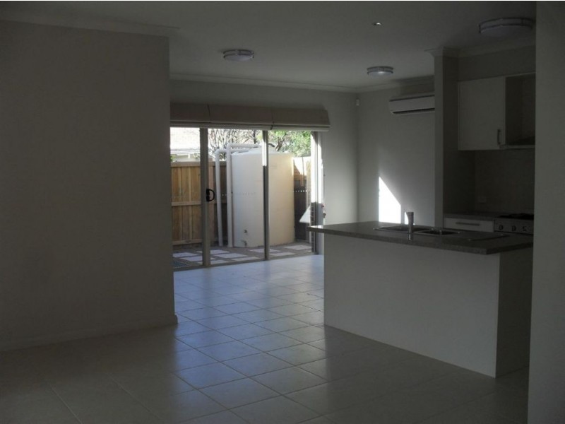 1/2 Mareeba Court, Glen Waverley VIC 3150