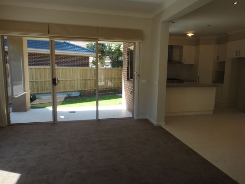 2/2 Mareeba Court, Glen Waverley VIC 3150