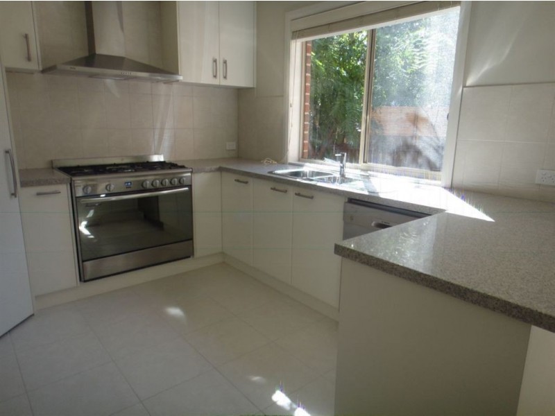 3/2 Mareeba Court, Glen Waverley VIC 3150