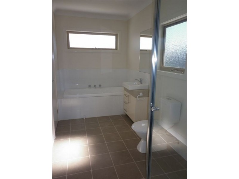 2/95 Huntingdale Road, Chadstone VIC 3148