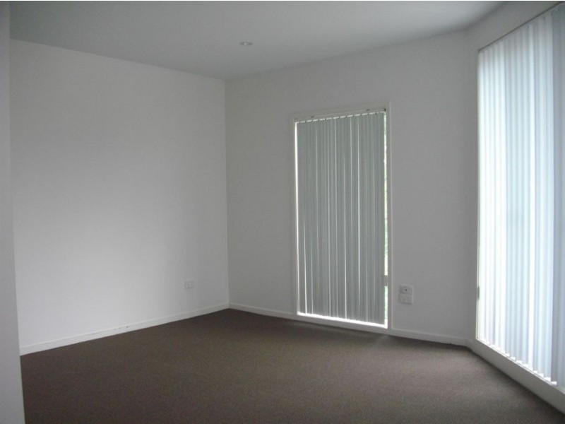 94 Oakpark Drive, Chadstone VIC 3148