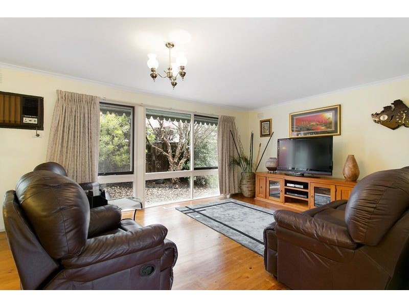 13 Amblecote Crescent, Mulgrave VIC 3170