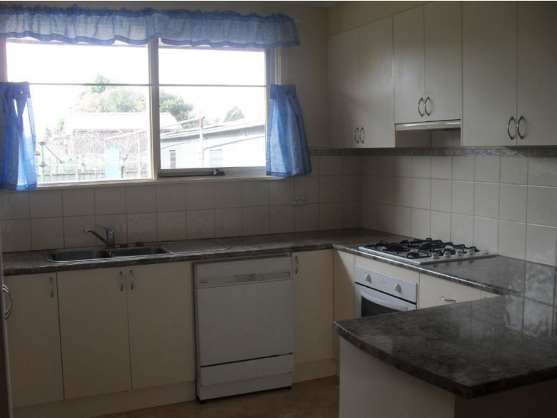 33 Gaynor Crescent, Glen Waverley VIC 3150