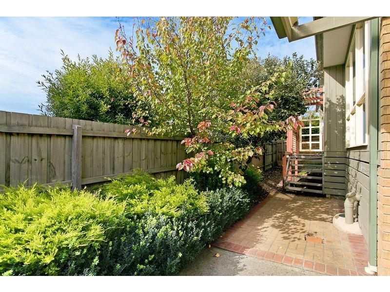 2/68 Garnett Road, Wheelers Hill VIC 3150