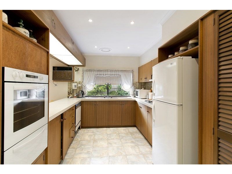 30 Watsons Road, Glen Waverley VIC 3150