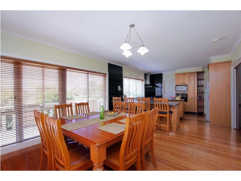 14 Crestmont Drive, Glen Waverley VIC 3150