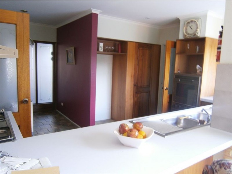 48 Watsons Road, Glen Waverley VIC 3150