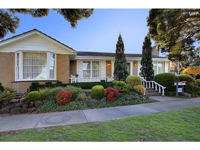 14 Snowden Drive, Glen Waverley VIC 3150