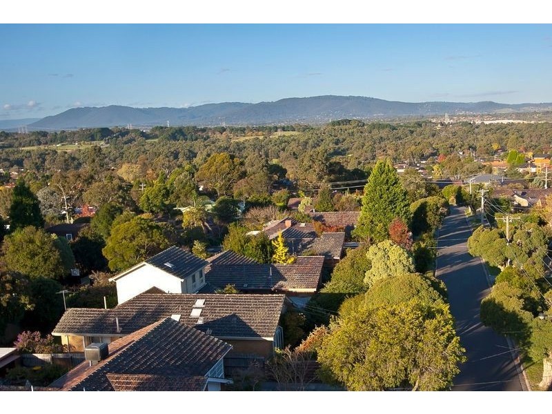 14 Snowden Drive, Glen Waverley VIC 3150