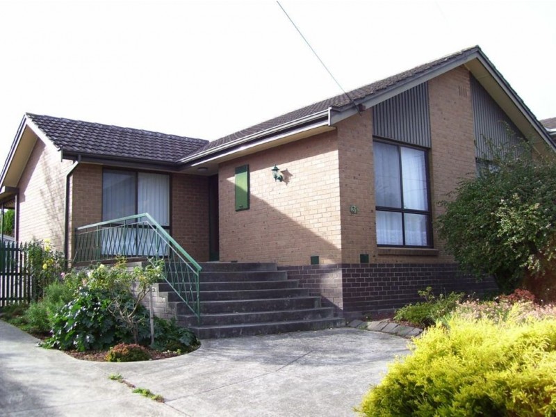 31 Brentwood Drive, Glen Waverley VIC 3150
