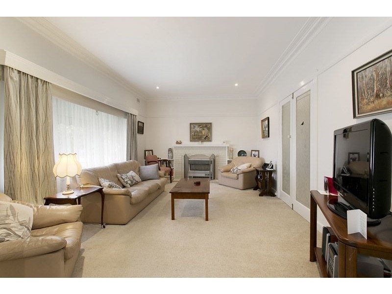 1/4 Allen Street, Glen Waverley VIC 3150