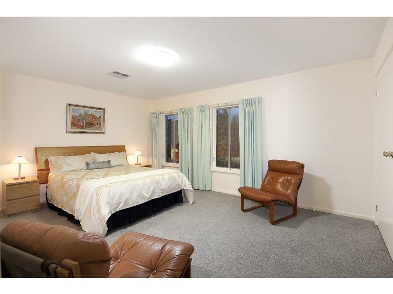 10 Autumn Court, Glen Waverley VIC 3150