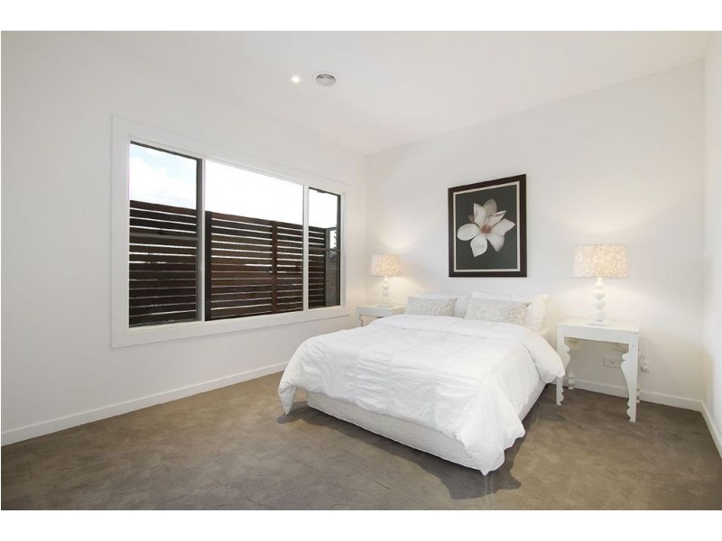 2/7 Lesay Court, Mount Waverley VIC 3149