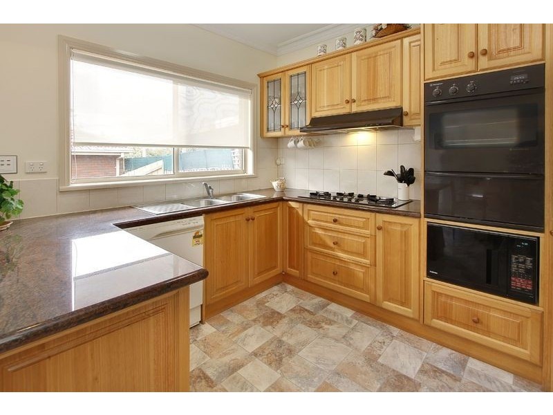 2/38 Garrisson Drive, Glen Waverley VIC 3150