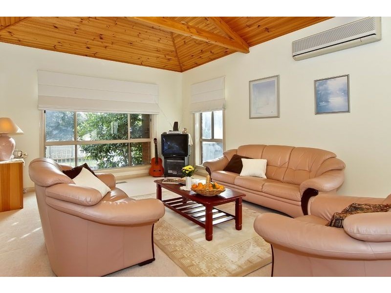 2/38 Garrisson Drive, Glen Waverley VIC 3150