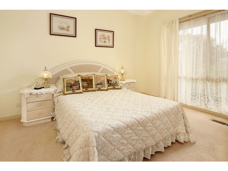 2/38 Garrisson Drive, Glen Waverley VIC 3150