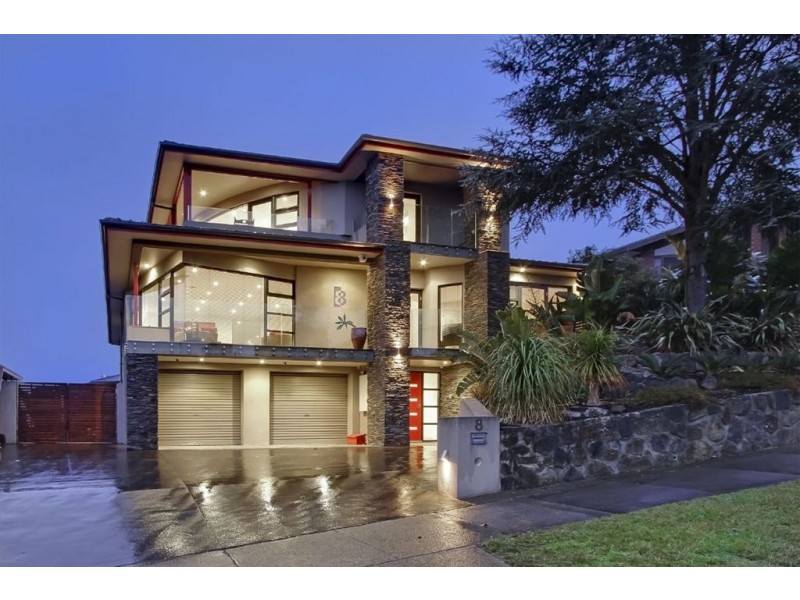 8 Erskine Crescent, Wheelers Hill VIC 3150