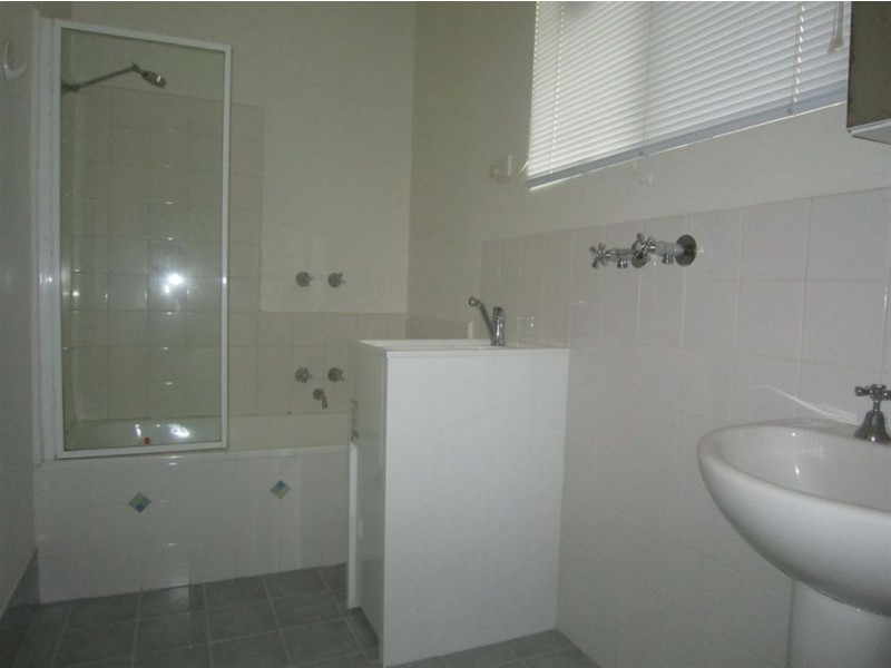 2/36 Woornack Road, Carnegie VIC 3163