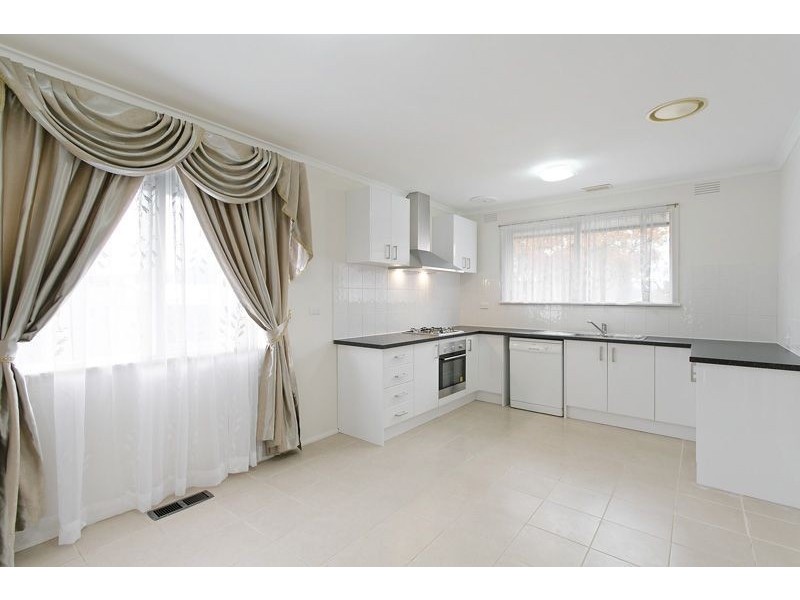 14 Diosma Drive, Glen Waverley VIC 3150