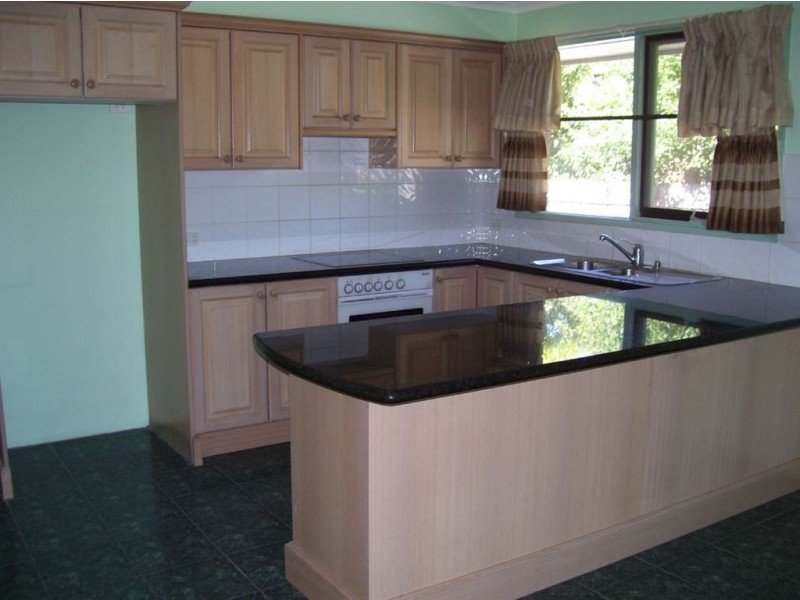 8 Opal Court, Mulgrave VIC 3170