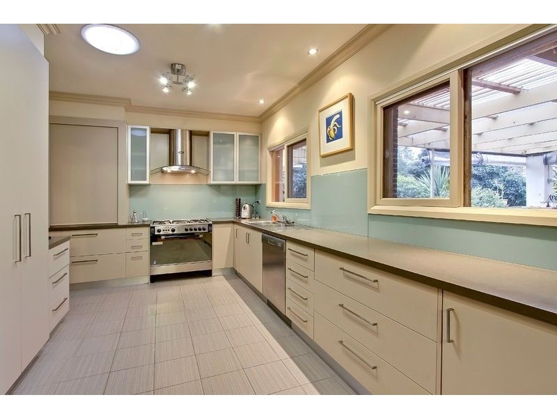 32 Andrew Street, Mount Waverley VIC 3149