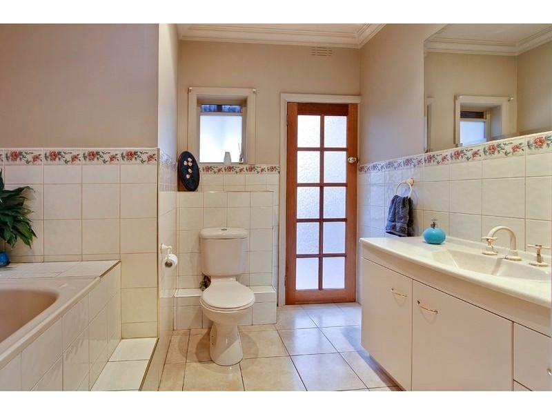 32 Andrew Street, Mount Waverley VIC 3149