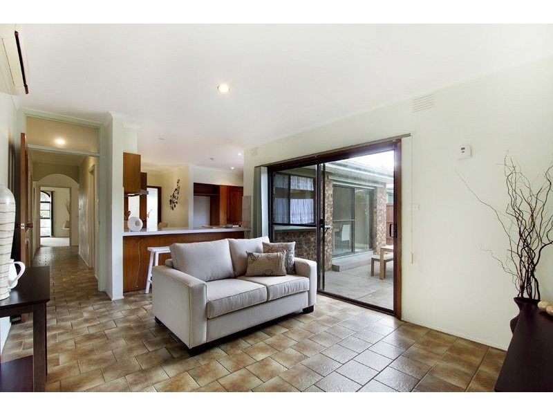 48 Watsons Road, Glen Waverley VIC 3150