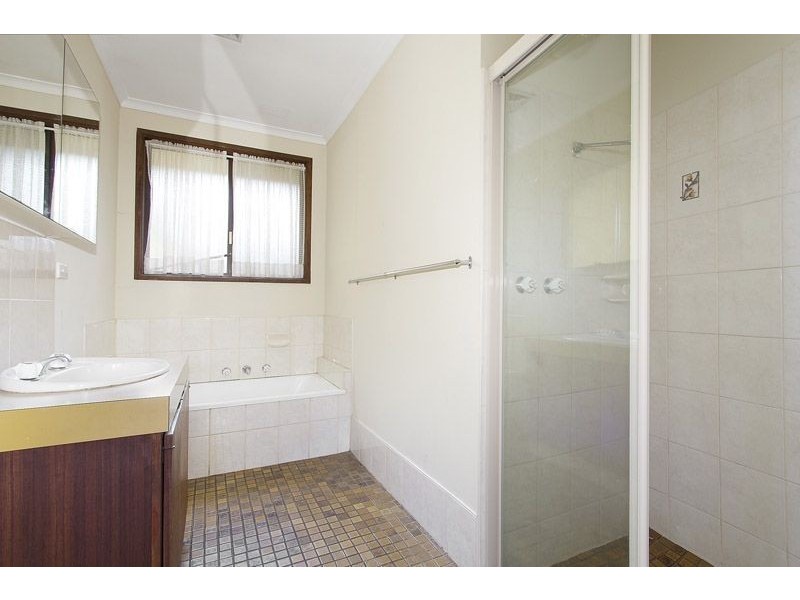 4 Donald Road, Wheelers Hill VIC 3150