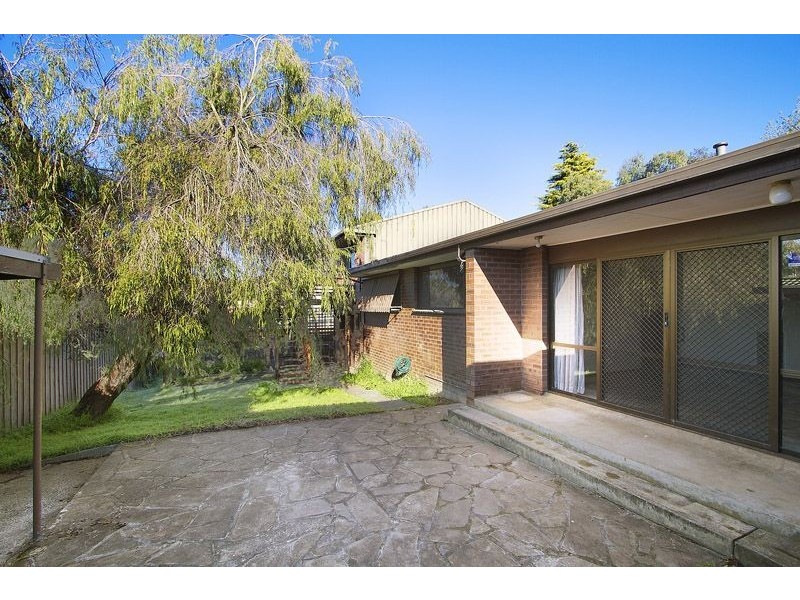 4 Donald Road, Wheelers Hill VIC 3150