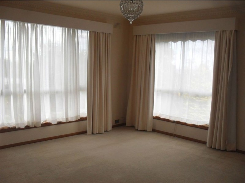 35 Highwood Drive, Wheelers Hill VIC 3150