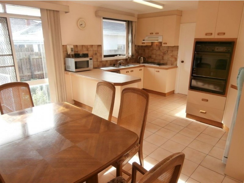 2/5 Newman Avenue, Carnegie VIC 3163