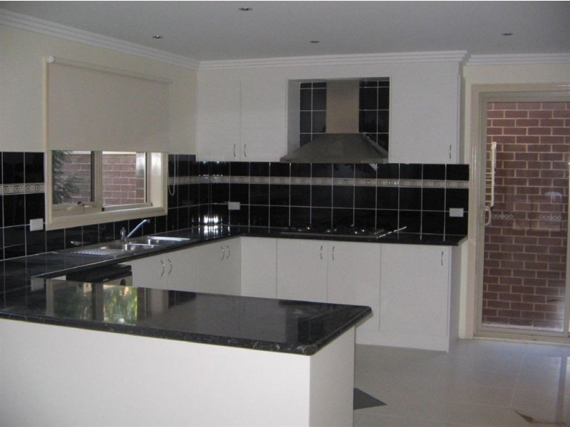 2/2 Yanigin Drive, Glen Waverley VIC 3150