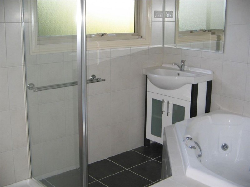 2/2 Yanigin Drive, Glen Waverley VIC 3150