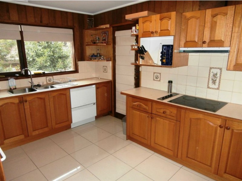 4 Cuthbert Court, Wheelers Hill VIC 3150