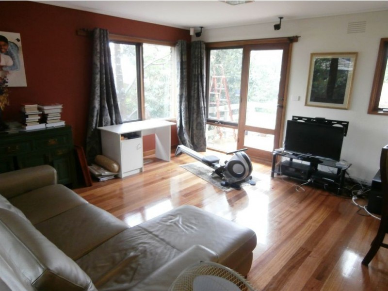 4 Cuthbert Court, Wheelers Hill VIC 3150