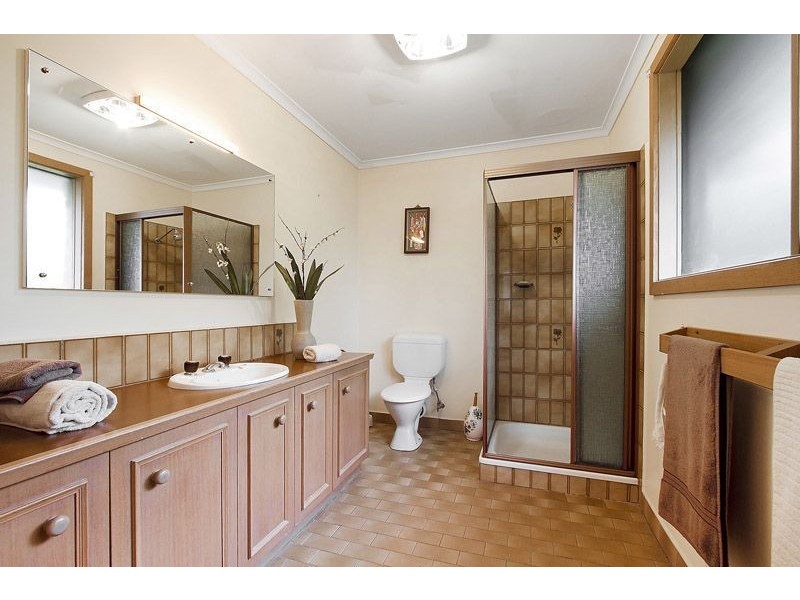 61 Madeline Street, Glen Waverley VIC 3150