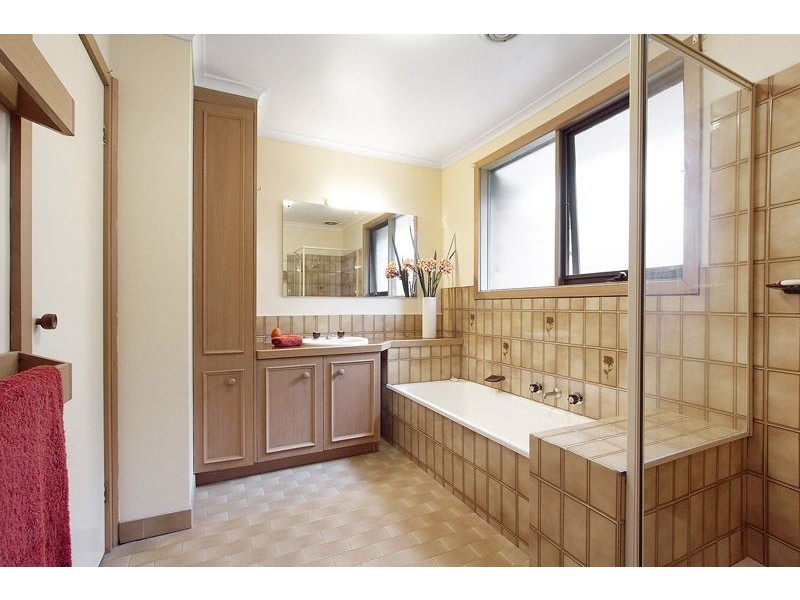 61 Madeline Street, Glen Waverley VIC 3150